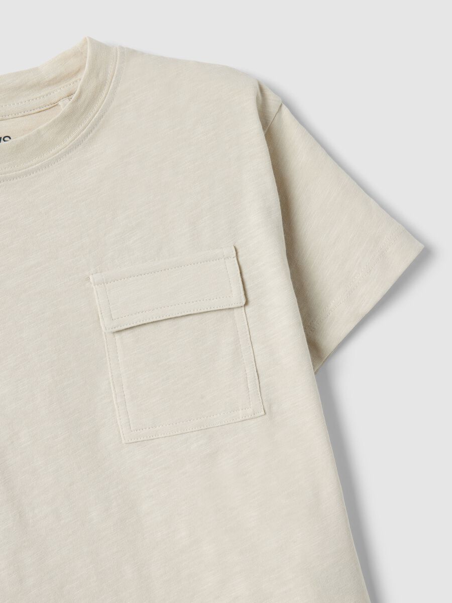 T-shirt in puro cotone beige da bambino regular fit con tasca_2