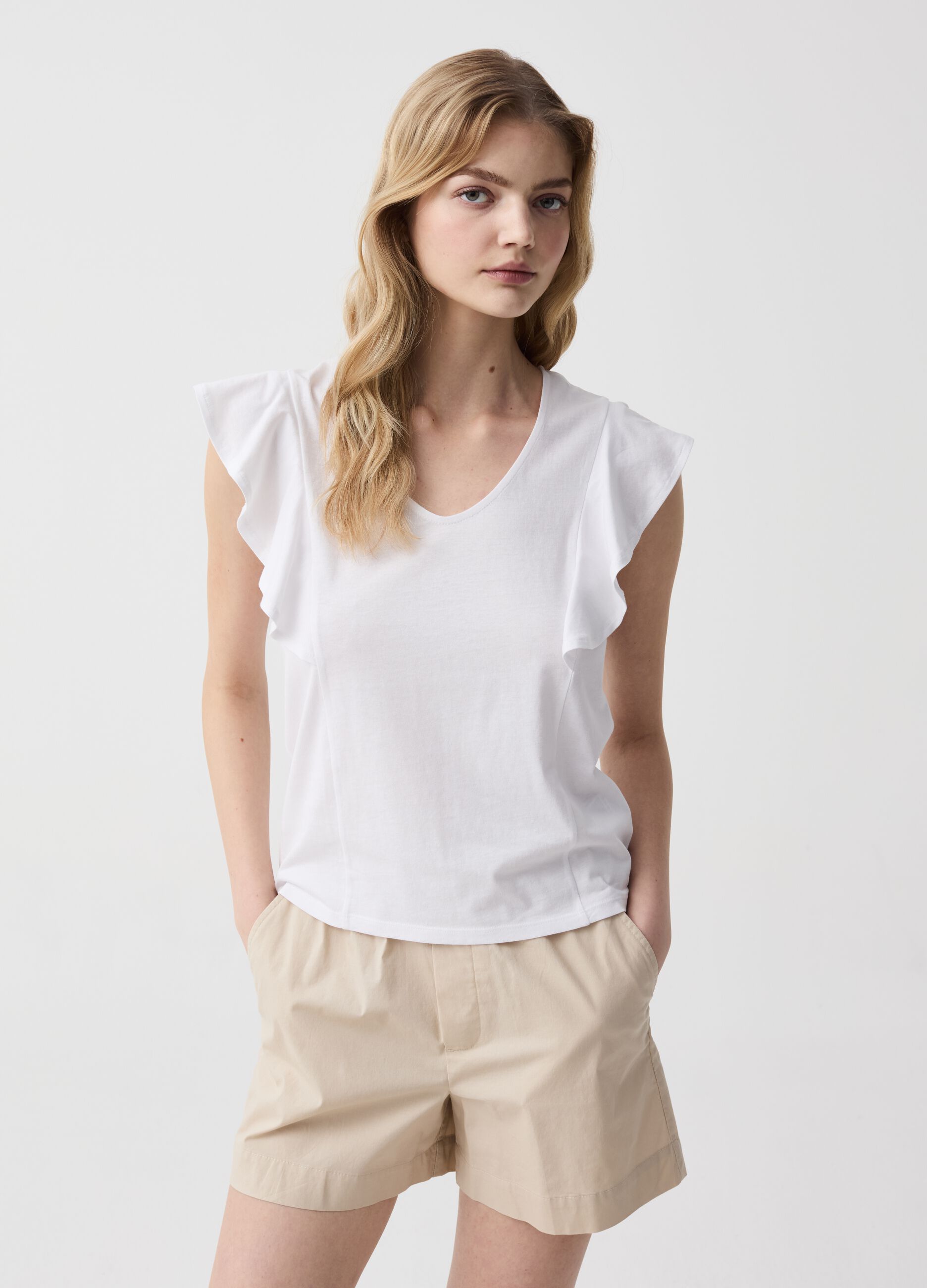 Sleeveless T-shirt with V neck and flounce