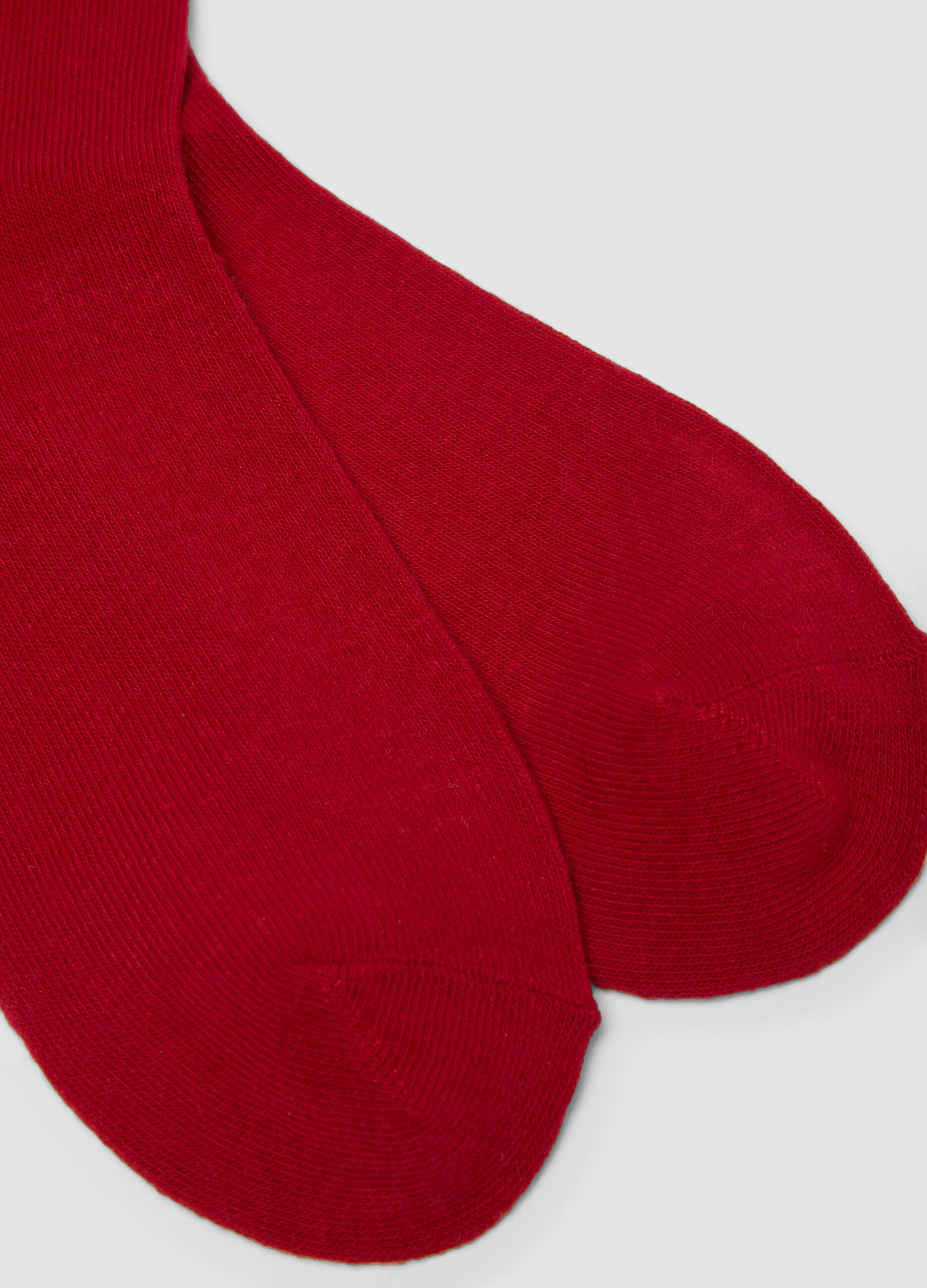 2-pack of red and beige organic stretch cotton socks with print