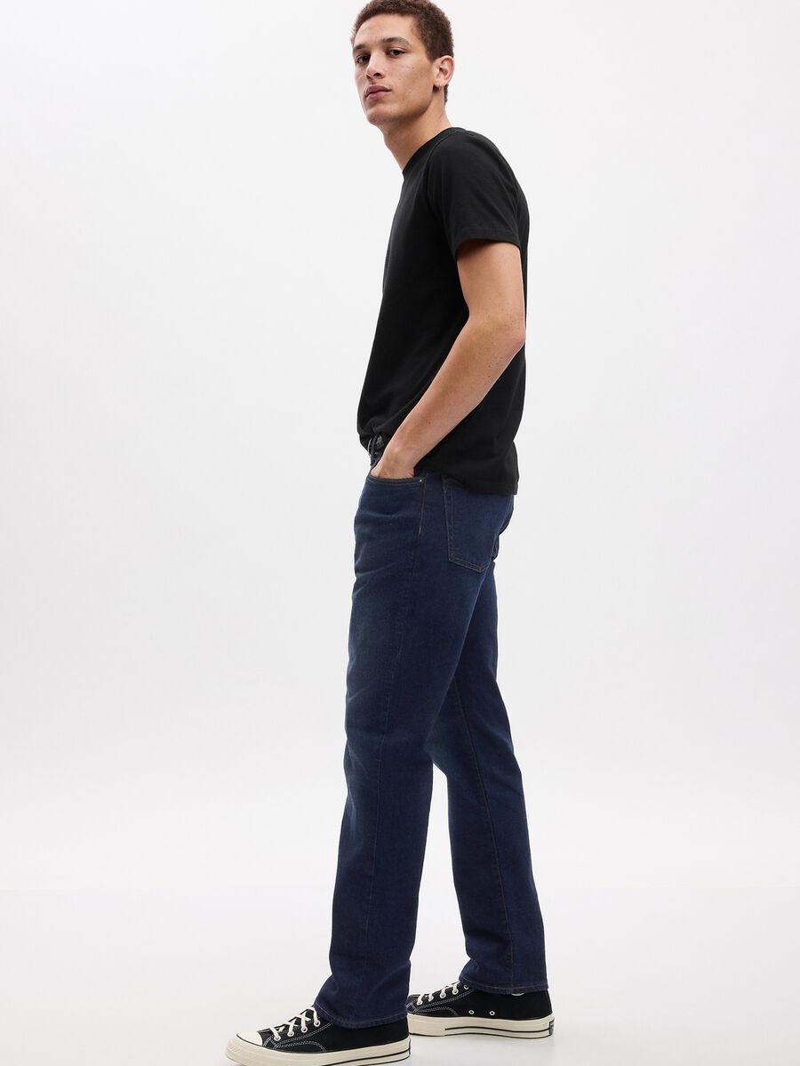 Straight-fit jeans with mid-rise waist_2