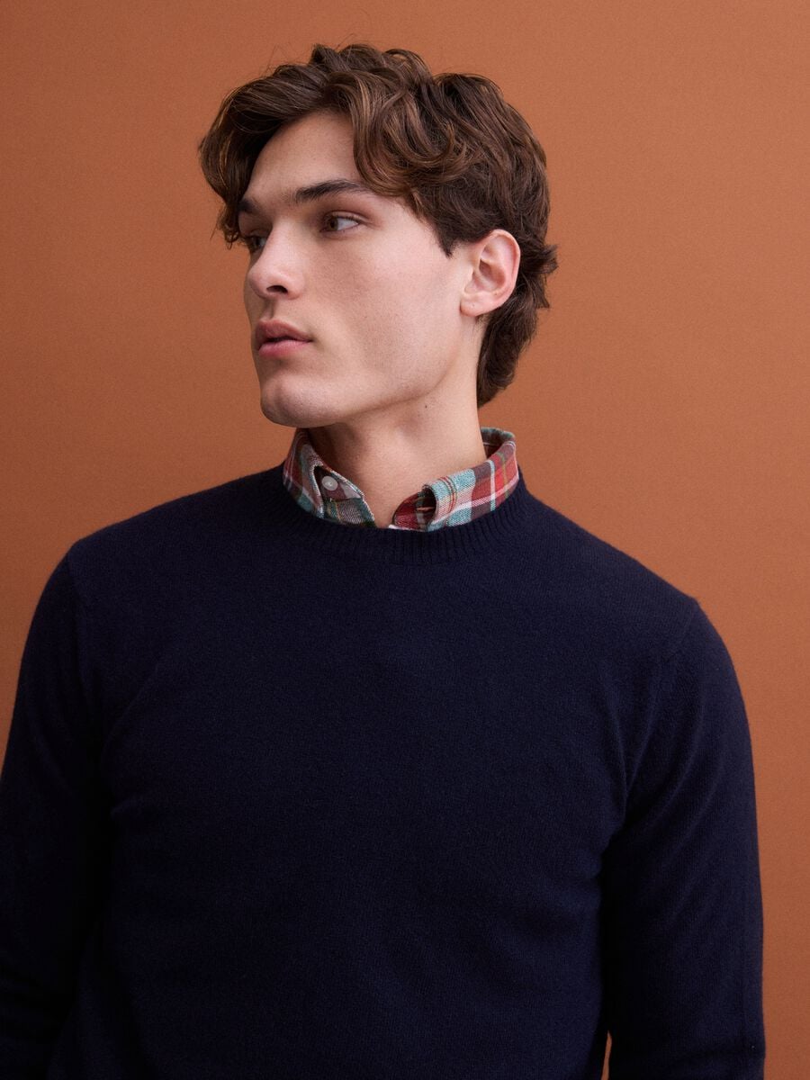 Pullover blu in pura lana a girocollo regular fit_0