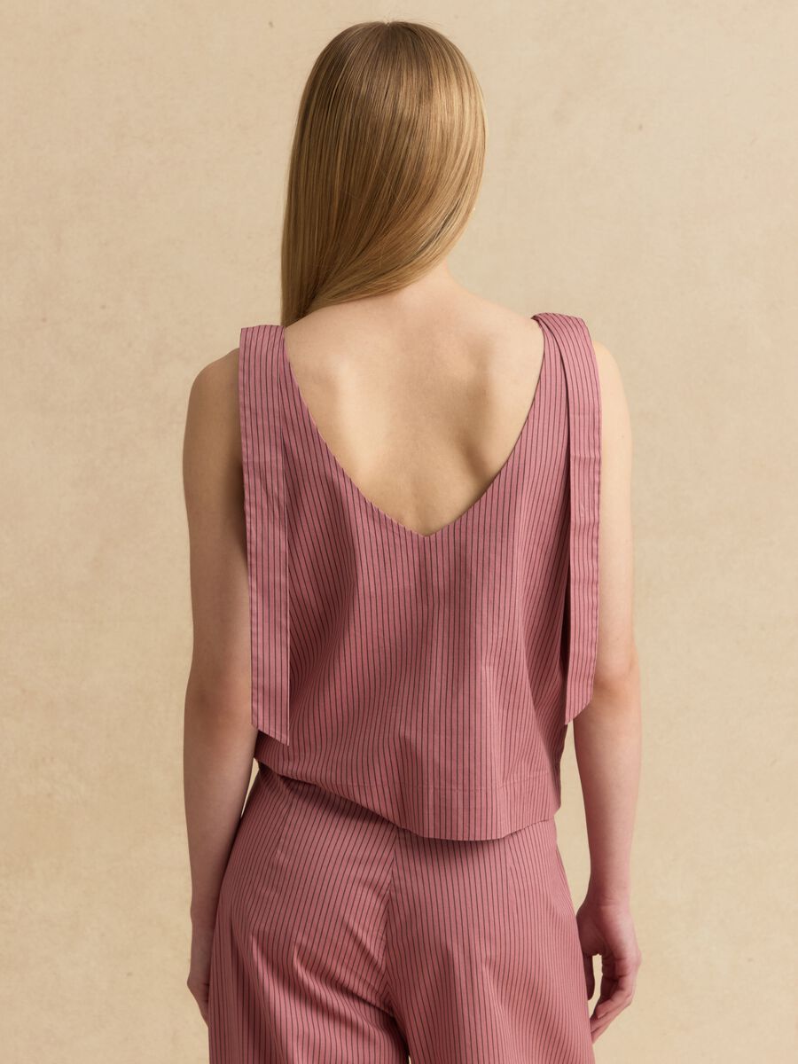 Blusa rosa in cotone elasticizzato con spalline annodate_3