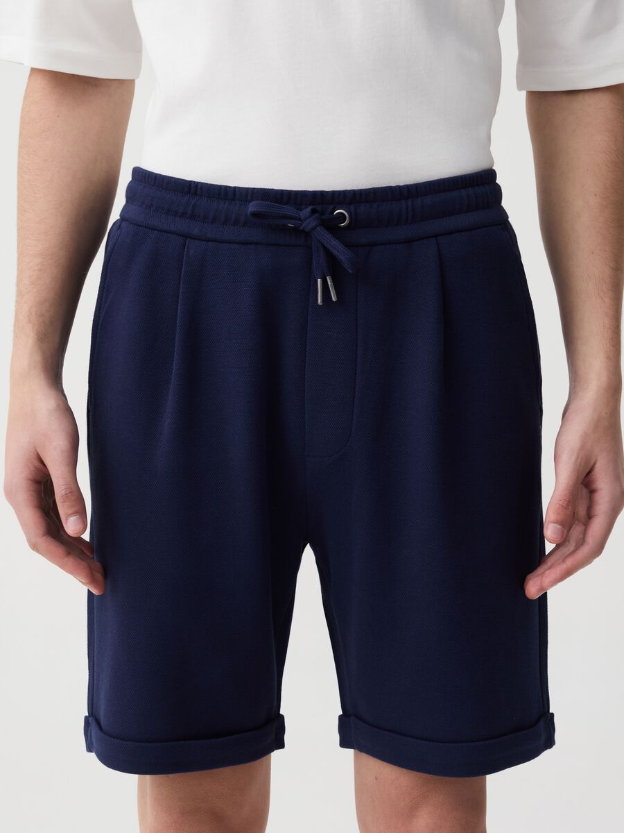 Bermuda joggers with darts and folds_2