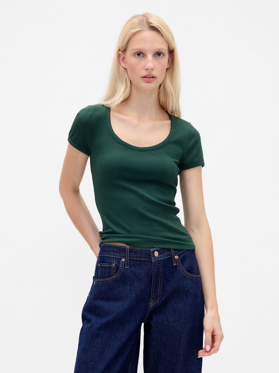 T-shirt verde a maniche corte_0