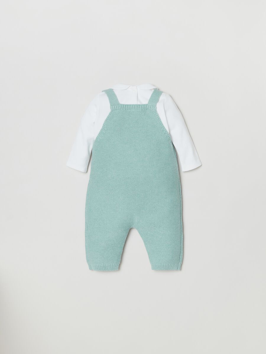 Set t-shirt e salopette in maglia_1