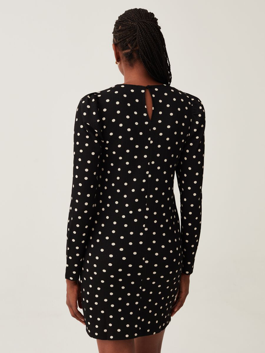 Short crêpe dress with puff sleeves_2