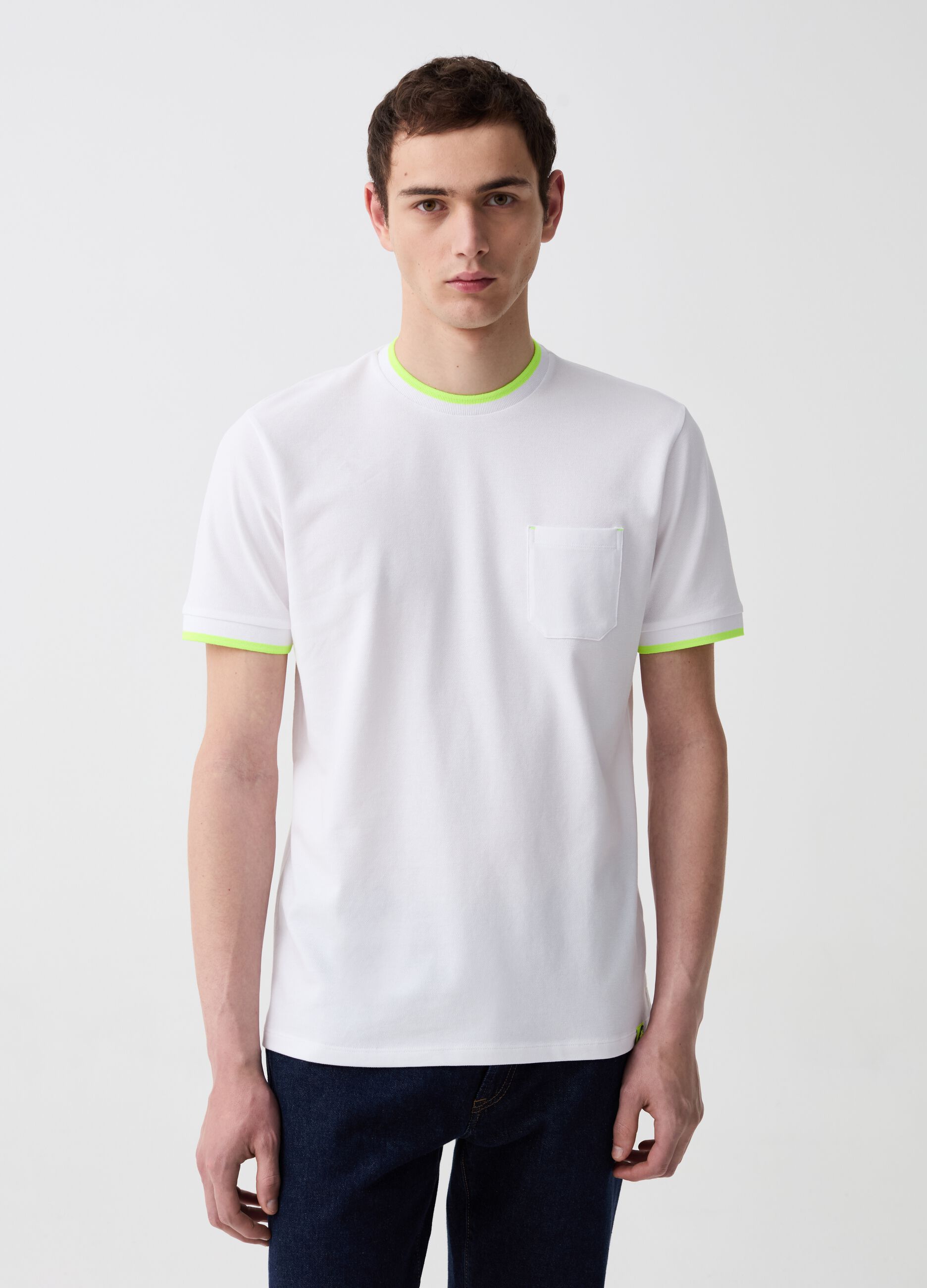 T-shirt in piquet con dettagli fluo