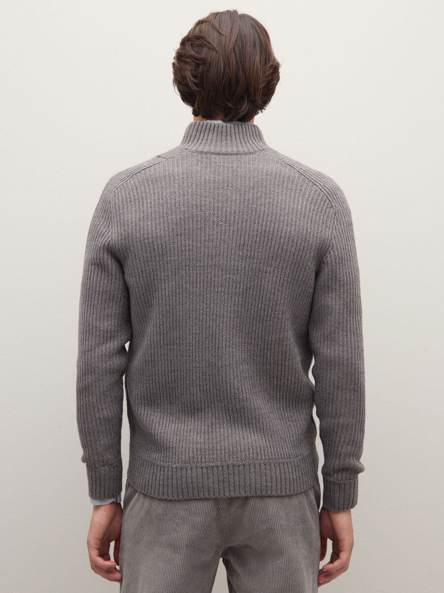 Ribbed Grey Cardigan_3