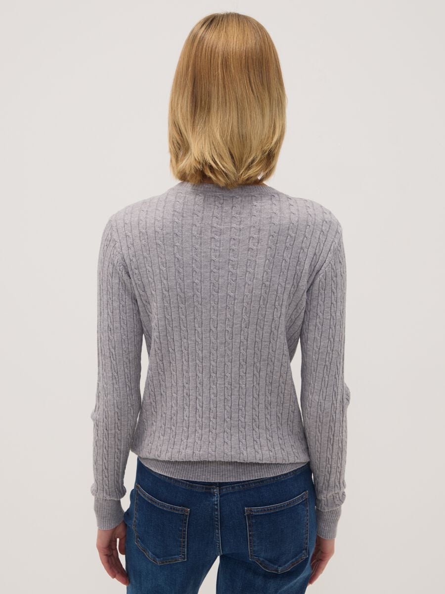 Grey viscose-blend cable-knit jumper, regular fit_3