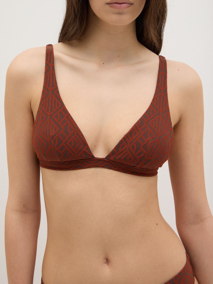 Women’s bikini top in brown stretch fabric with geometric print_2