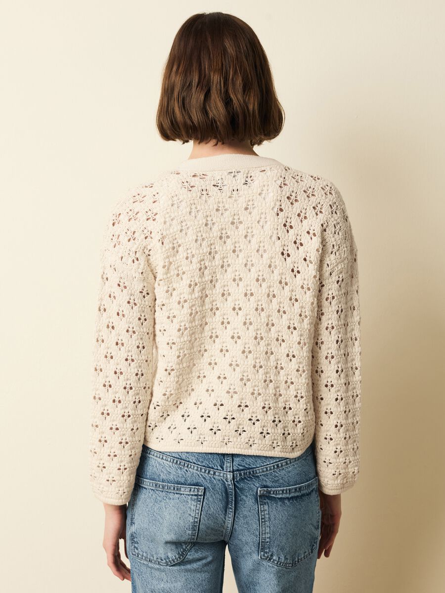 Crochet cardigan with V neck_3