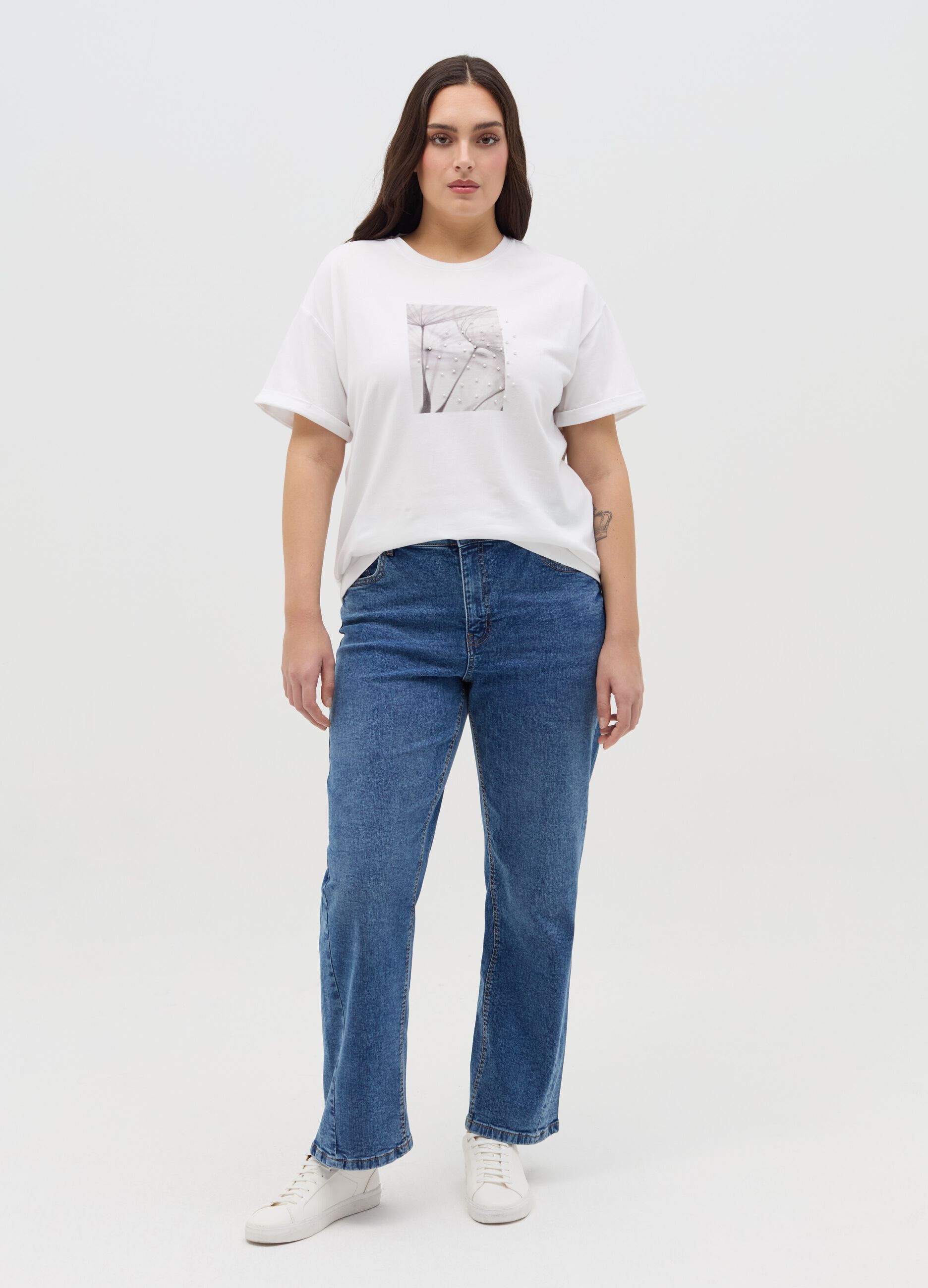 Curvy oversize T-shirt with appliqués