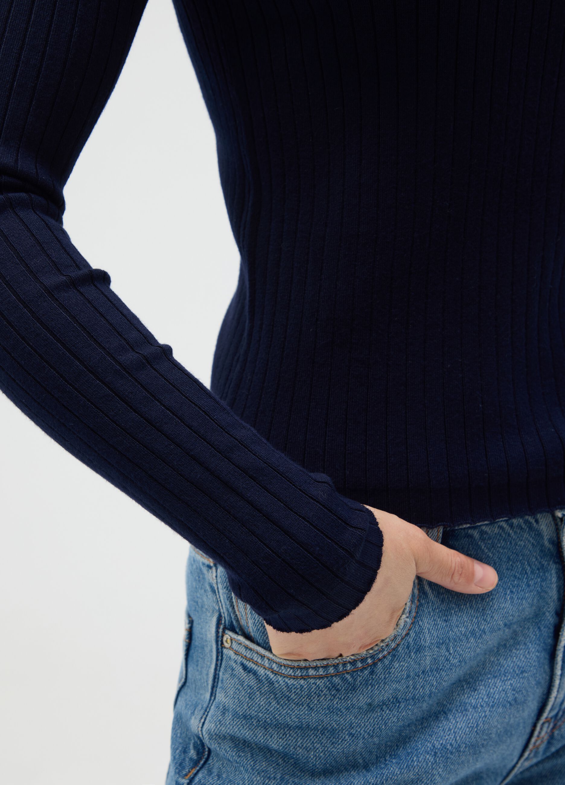 Blue fitted viscose blend sweater