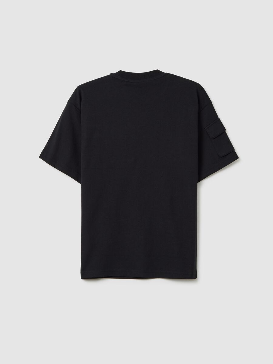 T-shirt da ragazzo in puro cotone nero regular fit con tasche_4