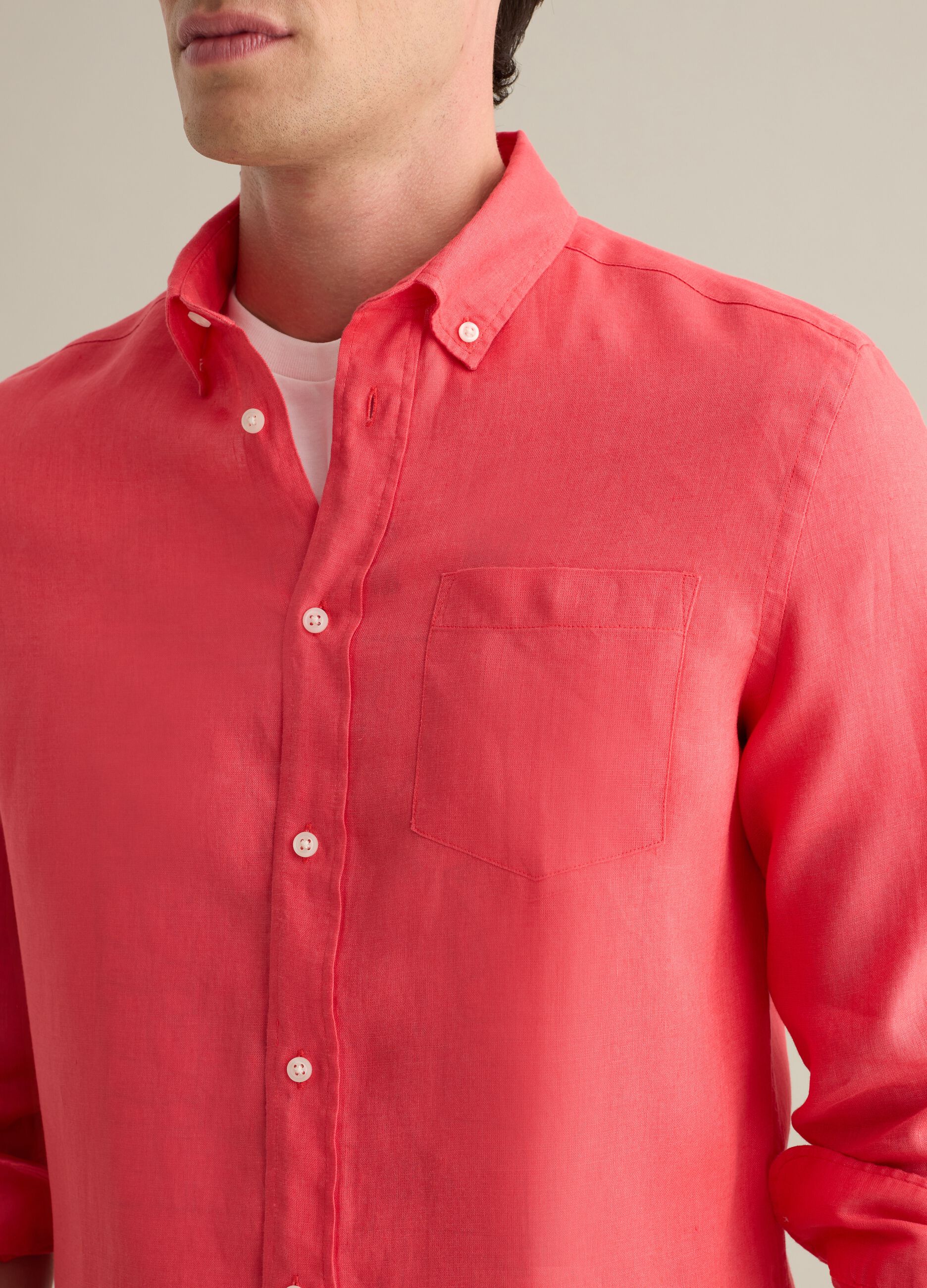Camicia da uomo in puro lino rosa regular fit con colletto button down