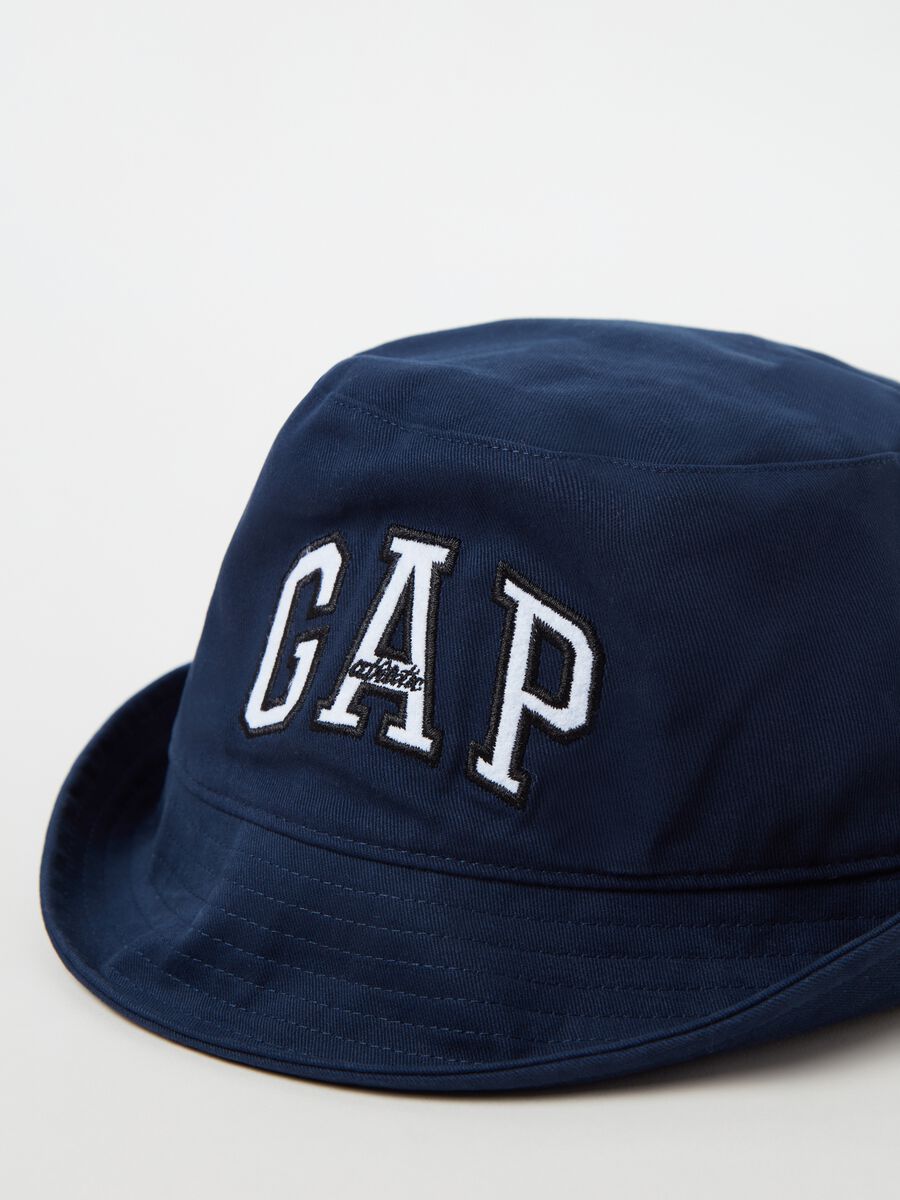 Cappello alla pescatora con ricamo logo_2