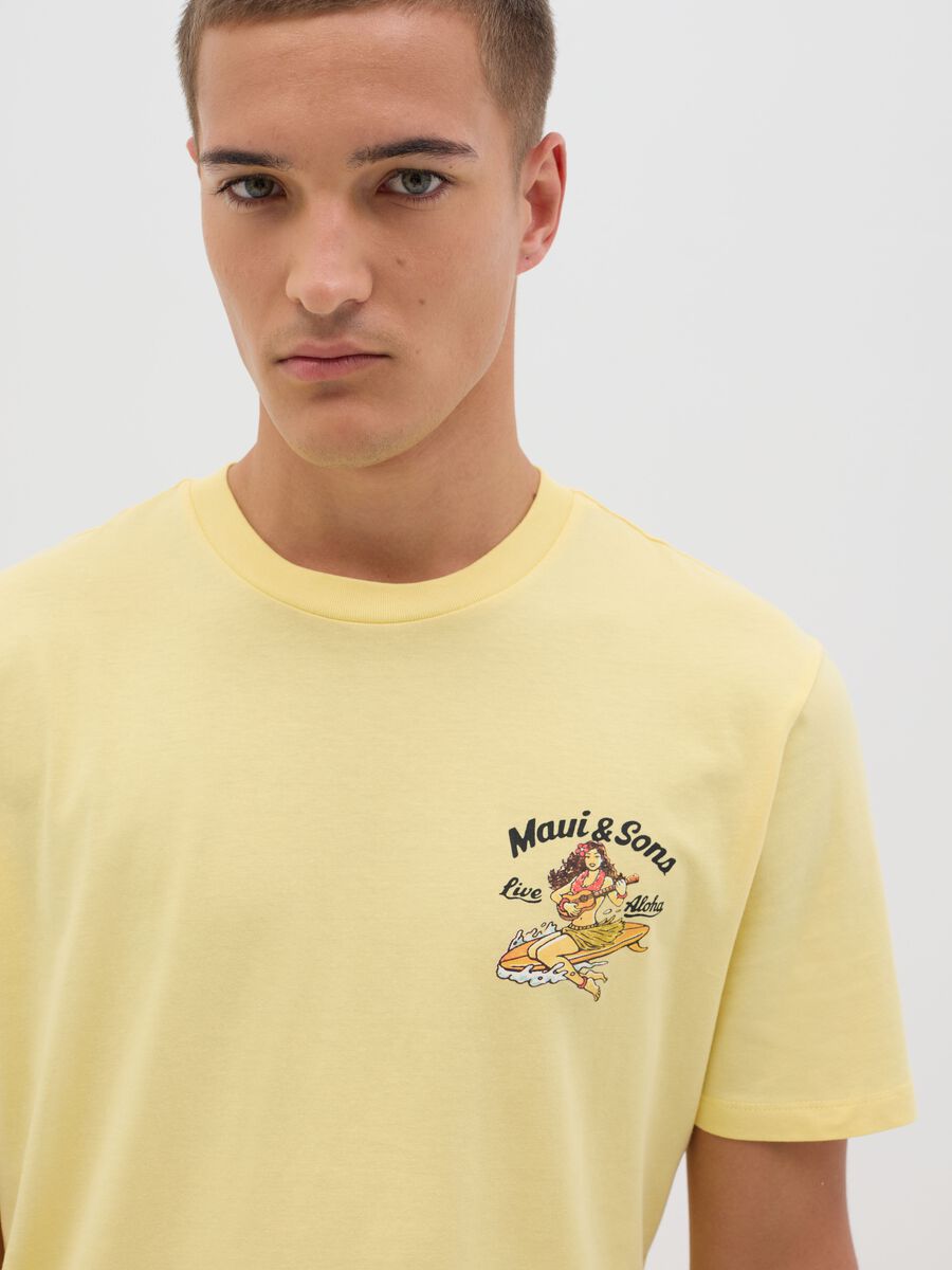 Men's Yellow T-Shirt with Maui & Sons Print_3