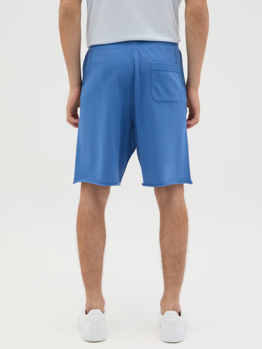 Men's blue cotton blend regular fit shorts with adjustable drawstring_3