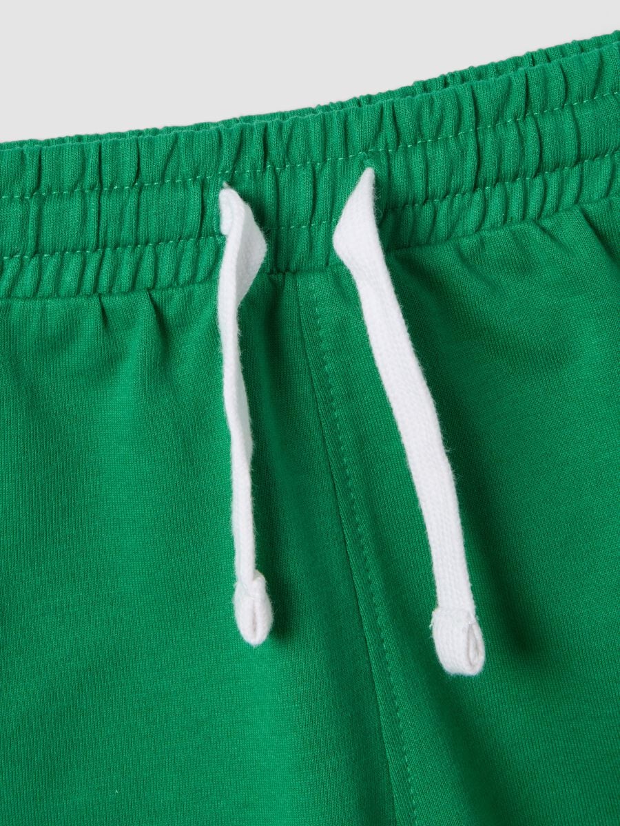 White and green pure cotton set with top and shorts for baby boy, regular fit_3