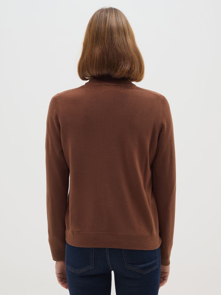 Brown Turtleneck Pullover_2