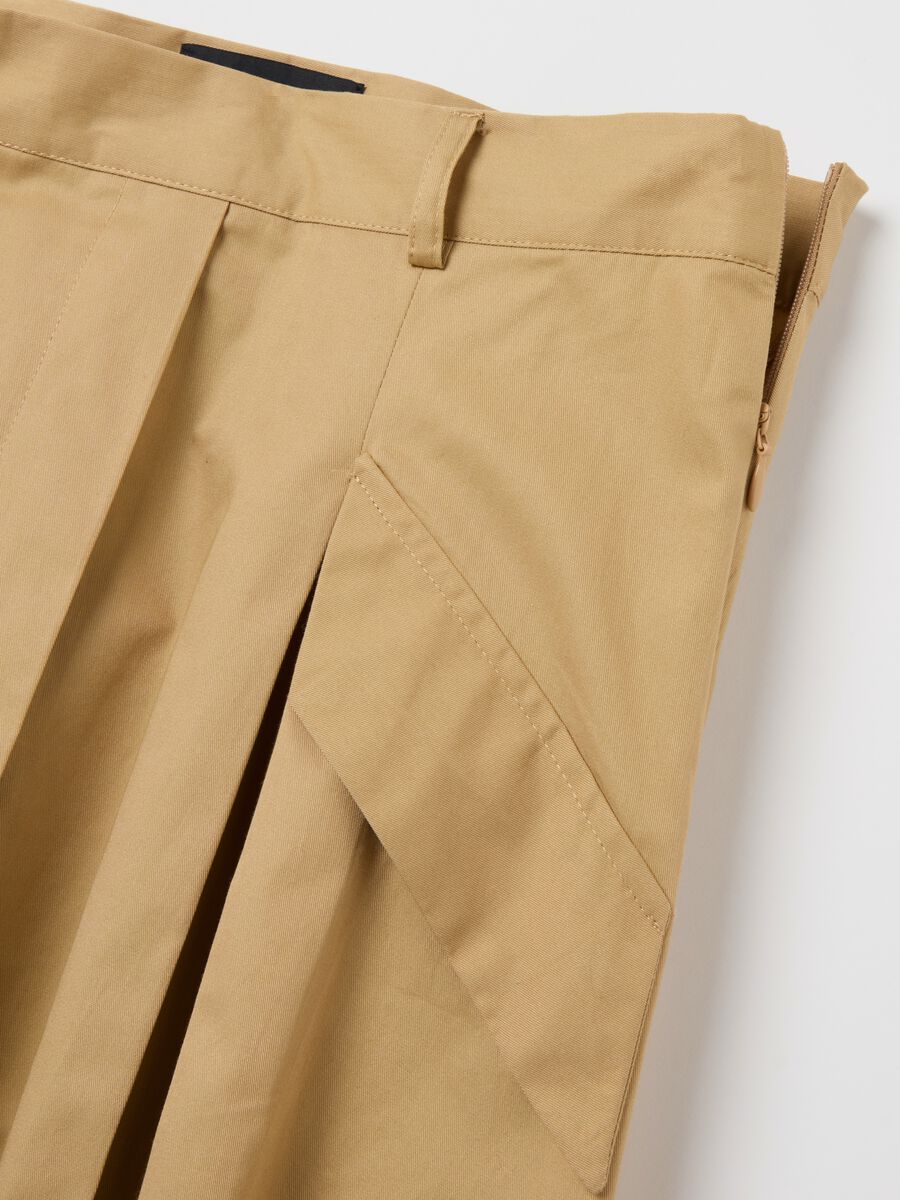 Long full skirt with buckle_5