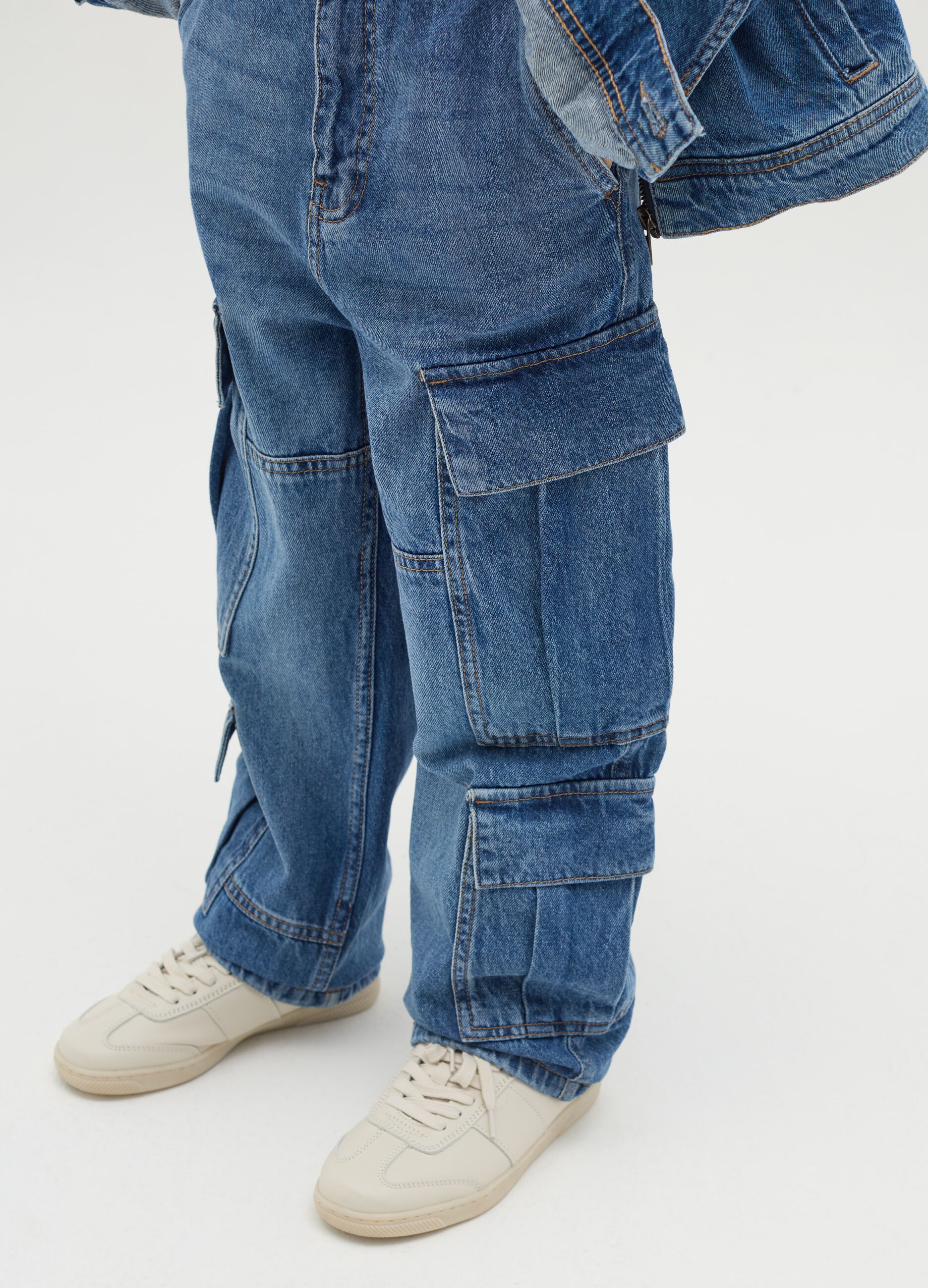 Relaxed-fit cargo jeans