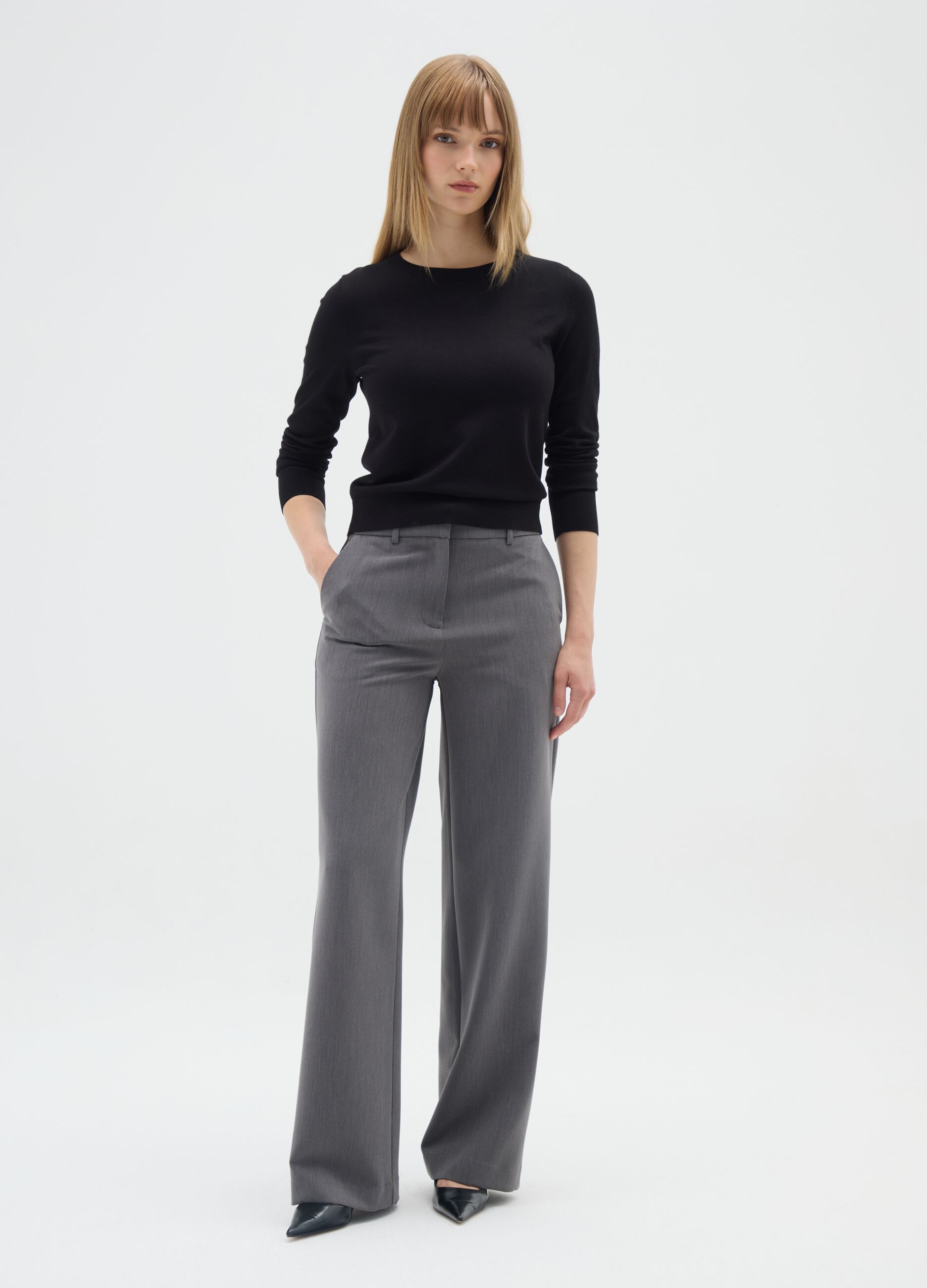 Black fitted viscose blend top