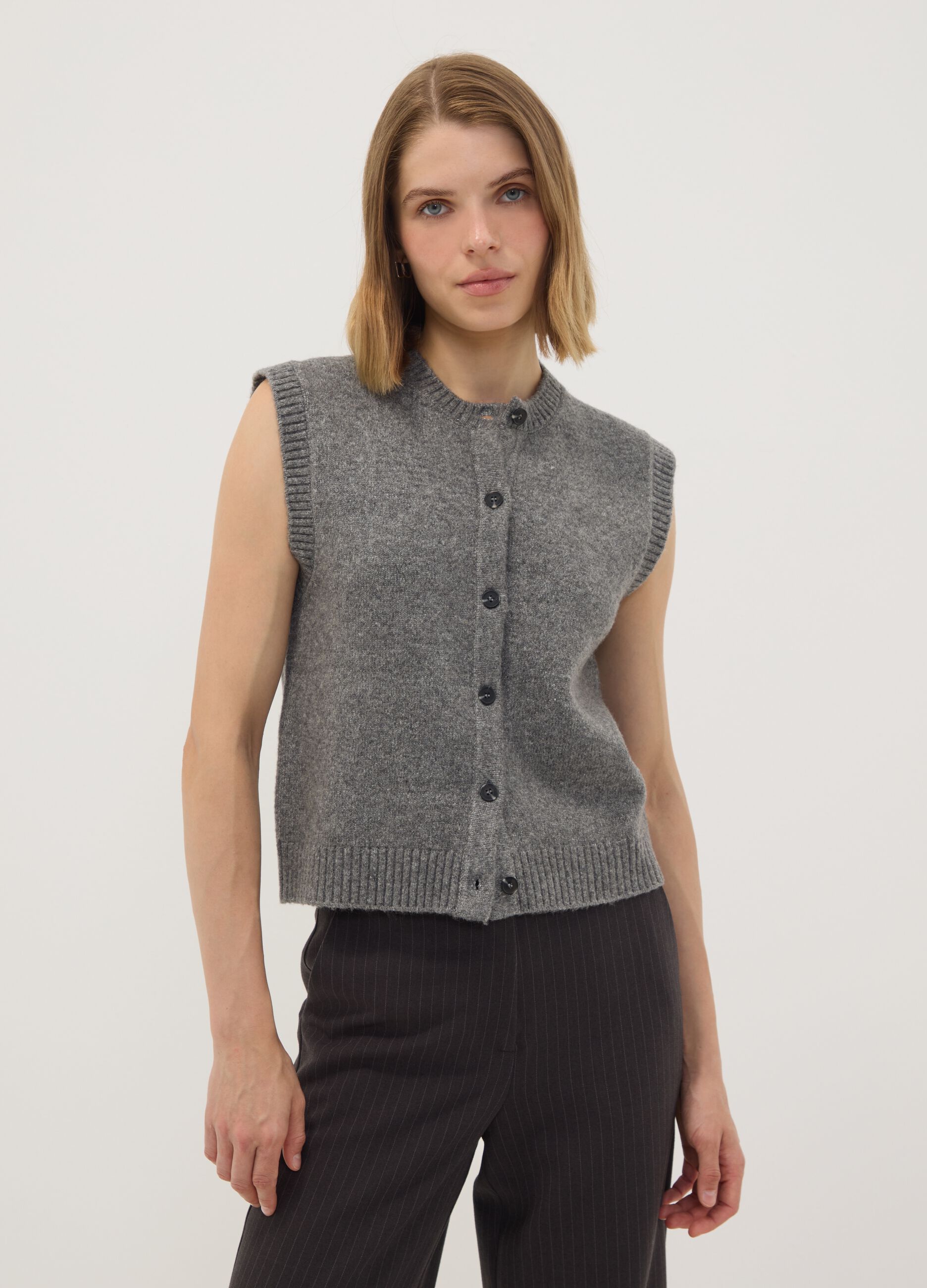 Grey stretch wool crew-neck gilet