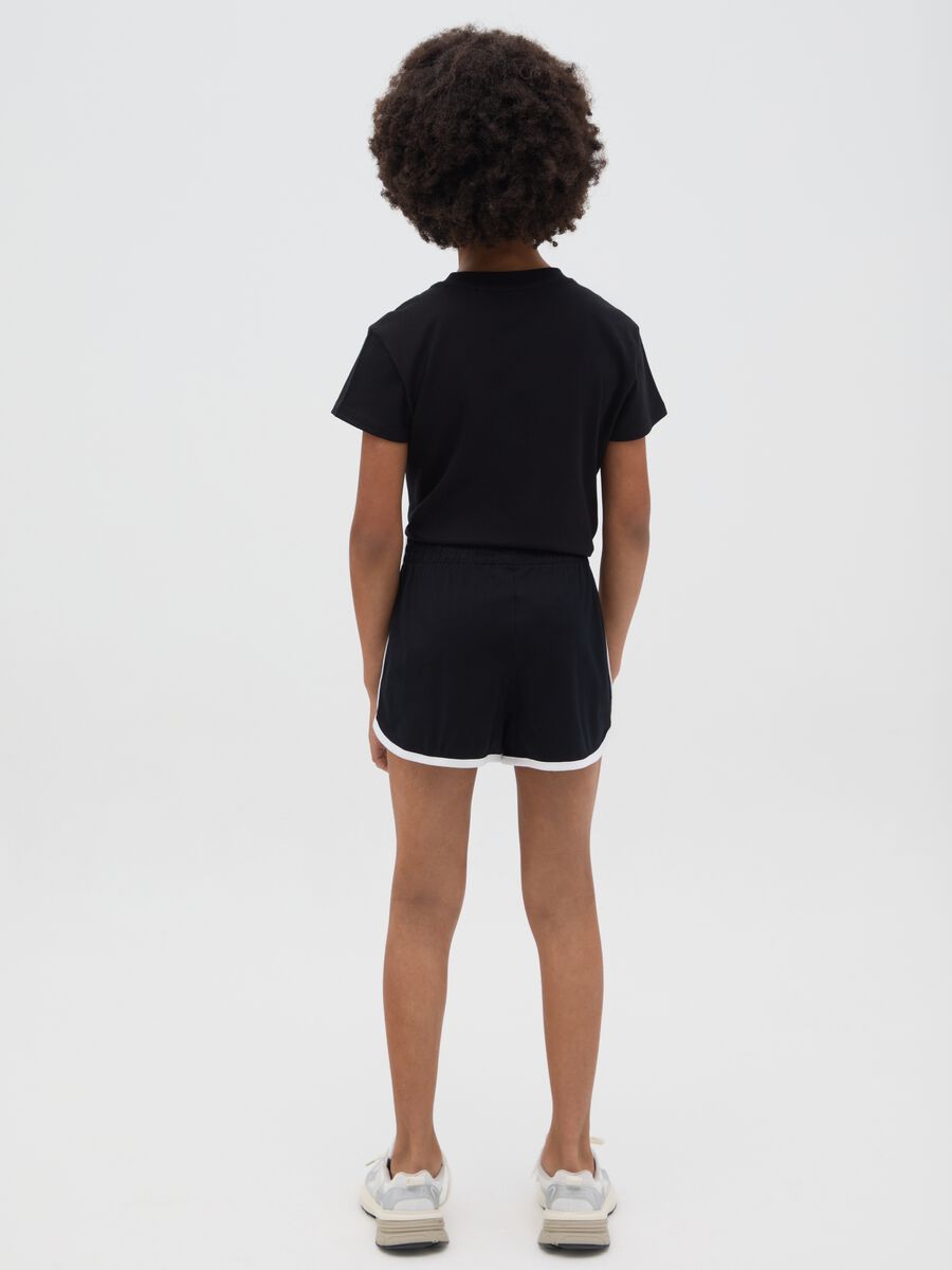 Black shorts in 100% cotton with contrasting trims_1
