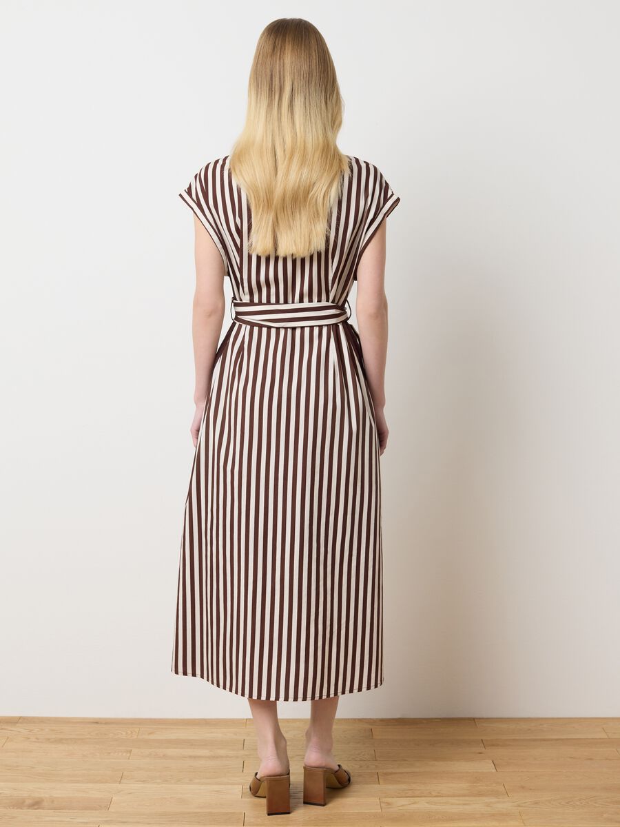 Long shirt dress with brown and white stripes_2