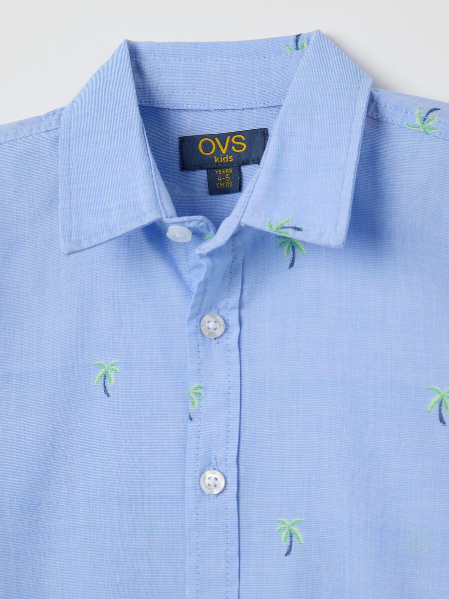 Light blue cotton shirt with palms embroidery_2