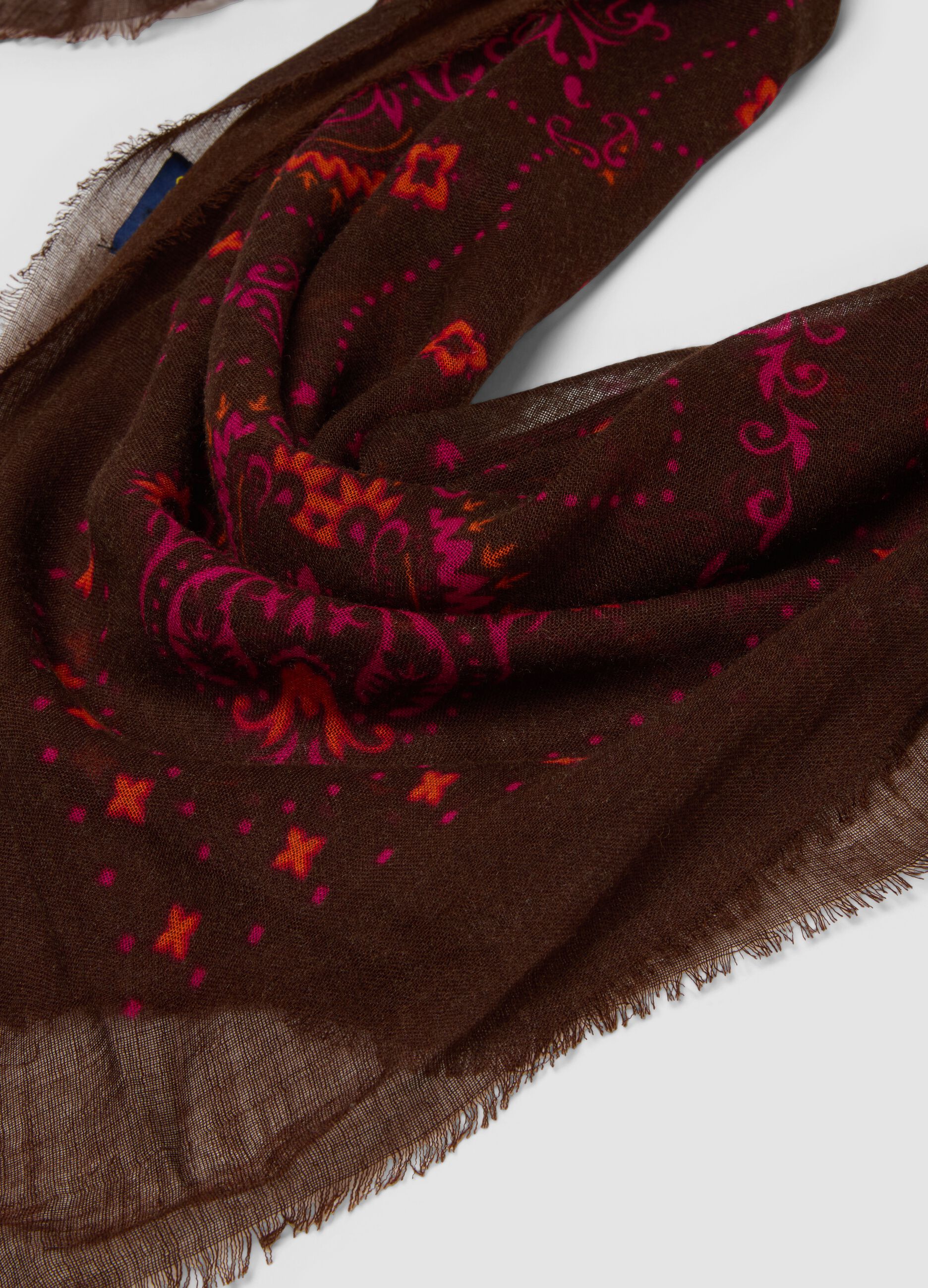 Foulard marrone in misto lana con stampa paisley