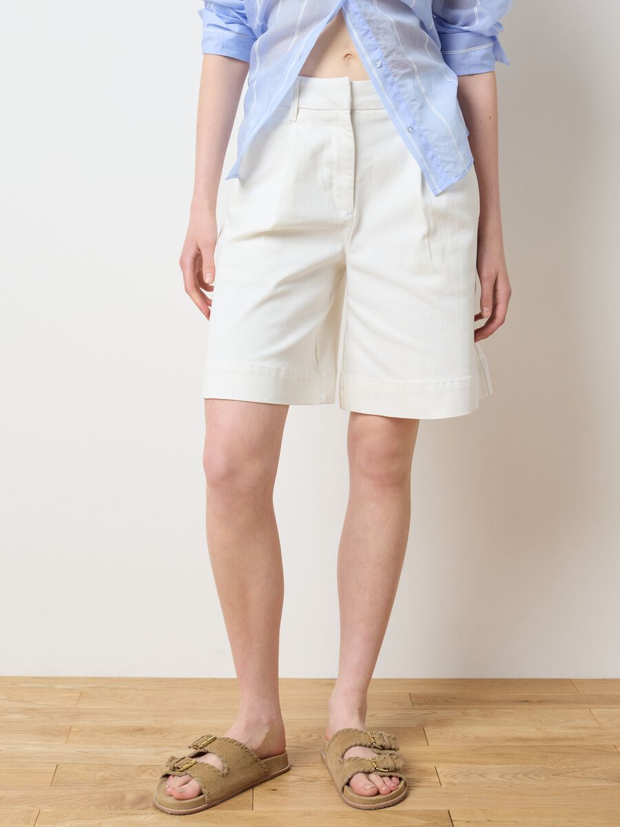 Women's white denim wide leg shorts_1