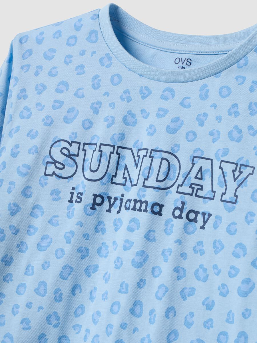 Pigiama azzurro in puro cotone organico con fantasia animalier_3