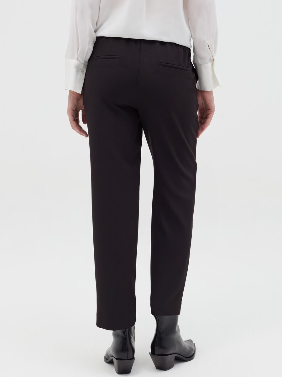 Slim-fit ankle-length trousers_3