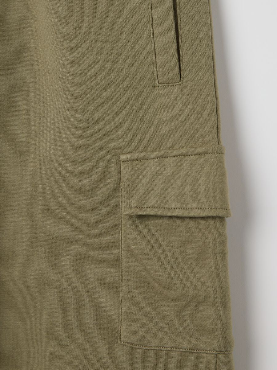 Green relaxed-fit Bermudas in cotton and polyester blend_5