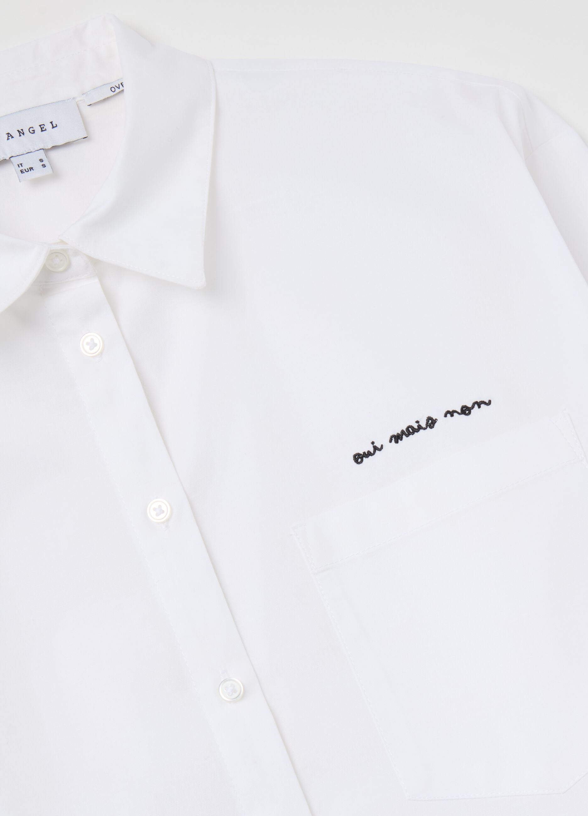 Camicia relaxed fit con tasca a ricamo