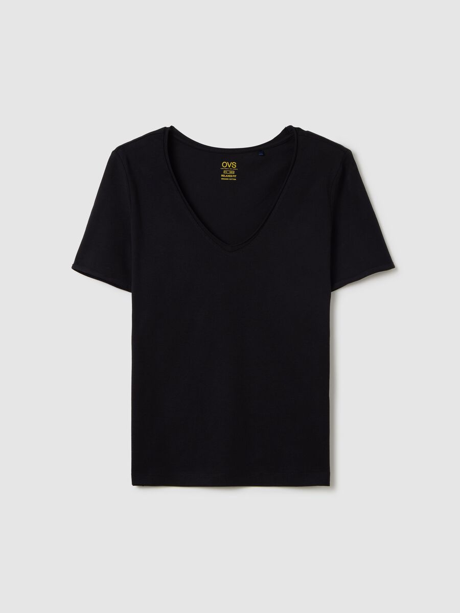 Black T-shirt in organic cotton with V neck_4