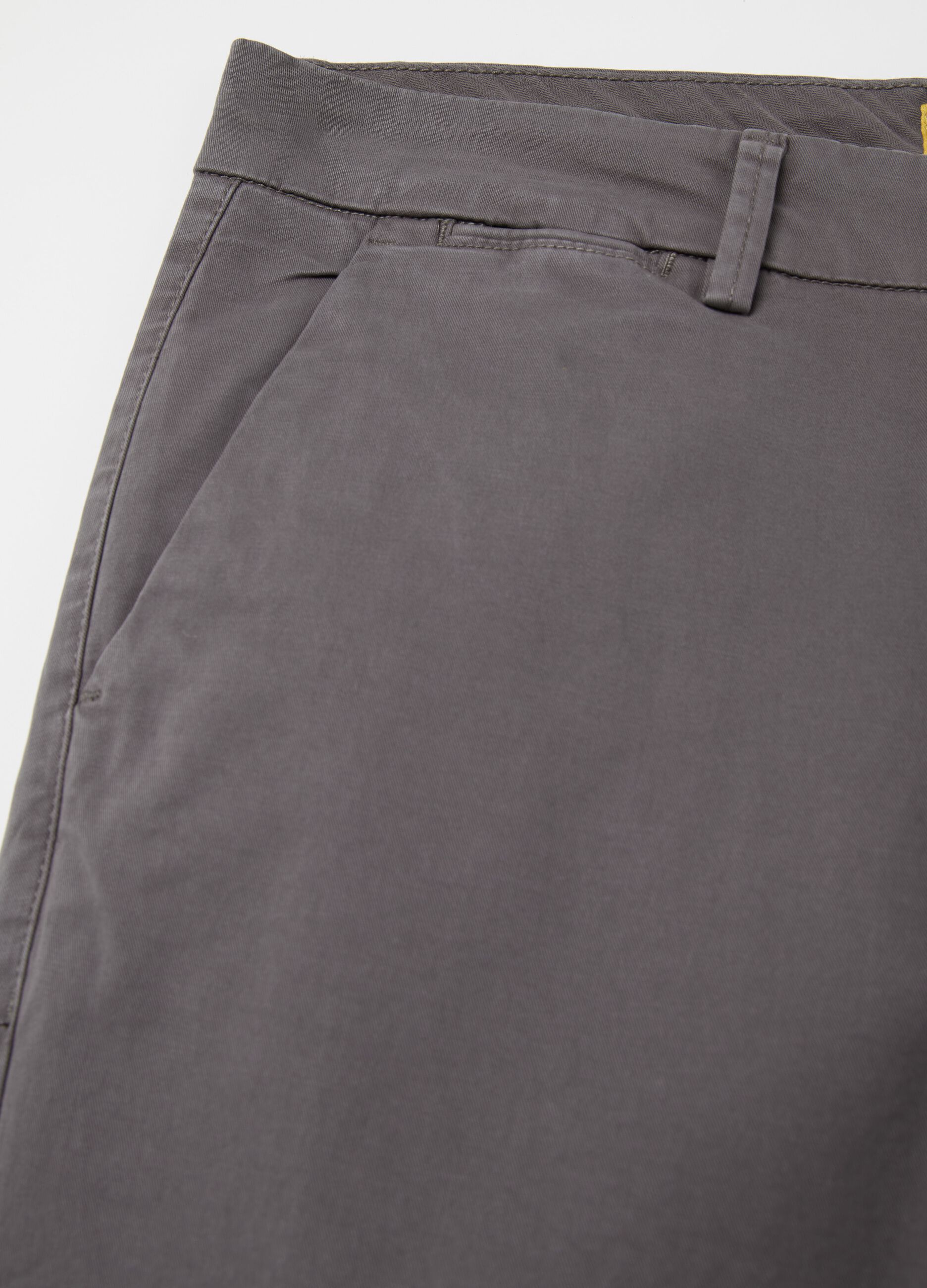Solid colour stretch cotton chino trousers
