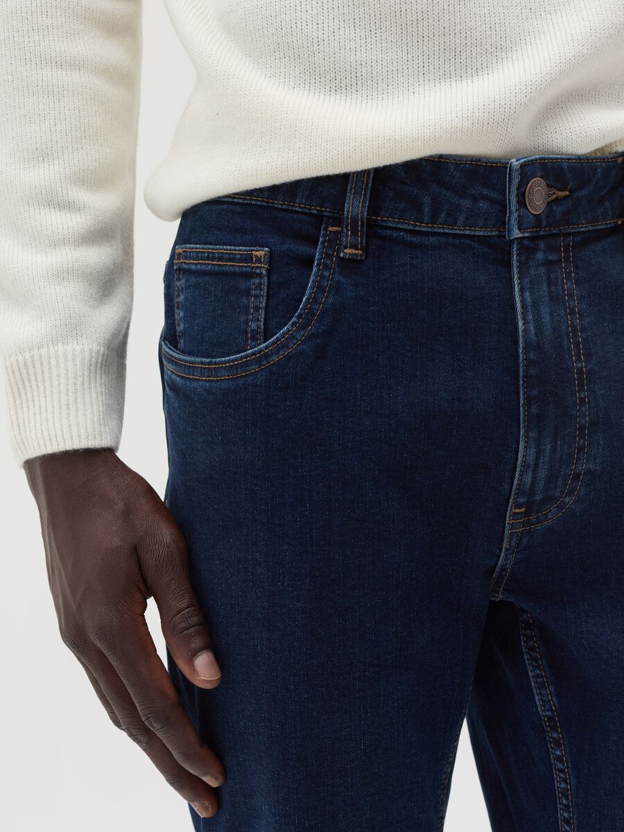 Slim-fit jeans with five pockets_3