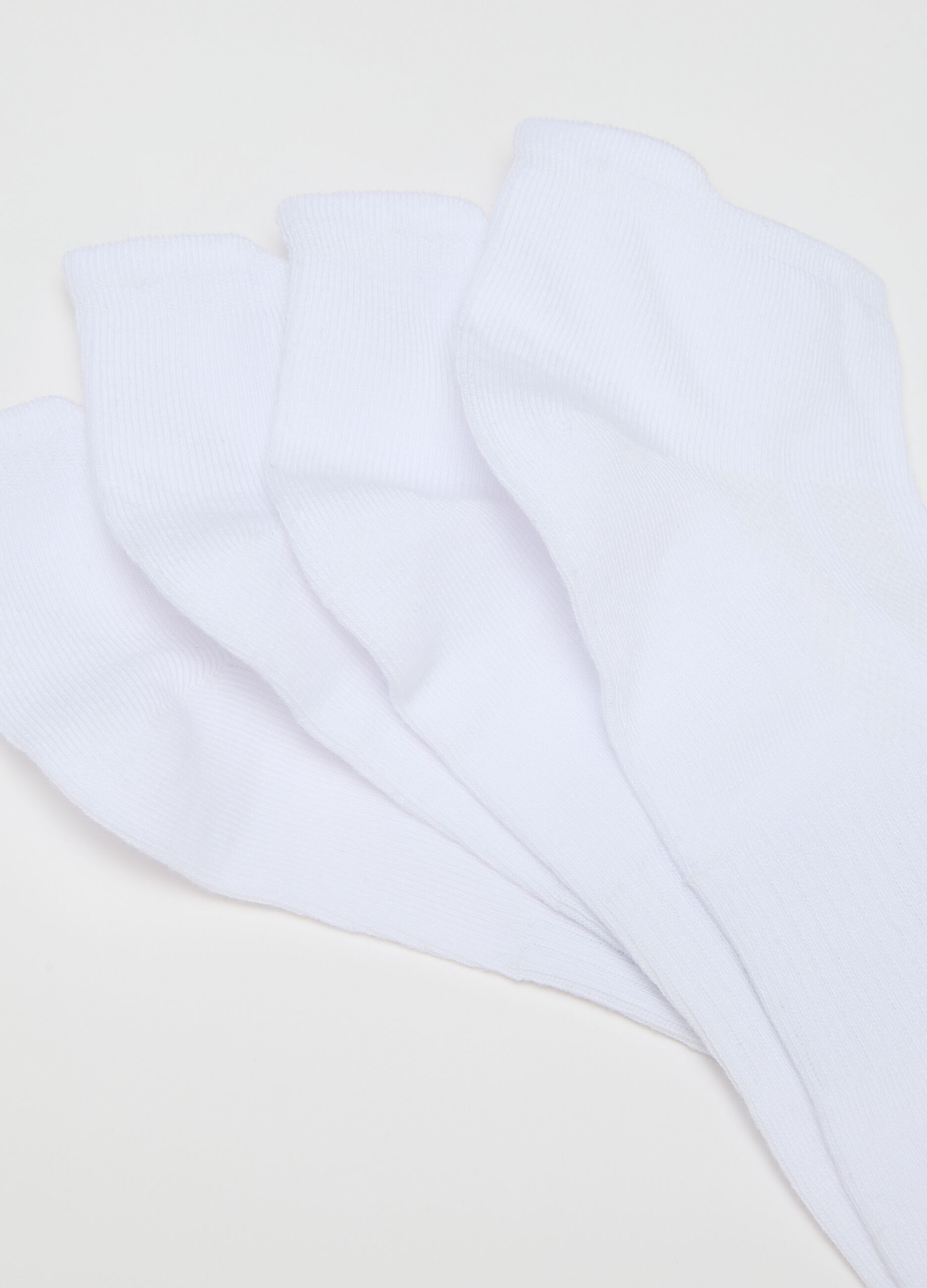 Set of three-pack white socks in stretchy blend
