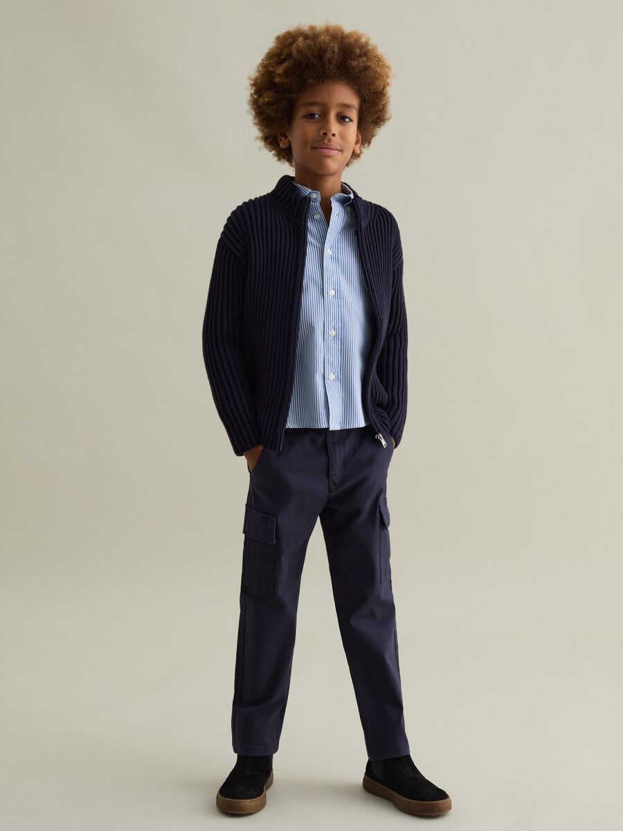 Pantaloni cargo in cotone stretch_1