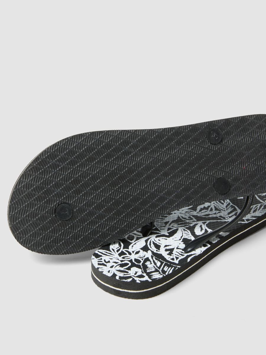 Infradito multicolor con fantasia floreale_2