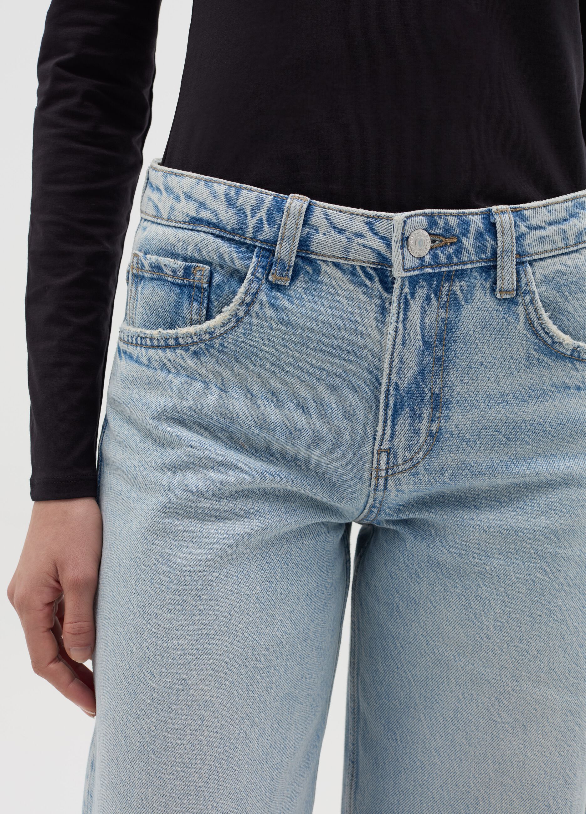 Wide-leg jeans