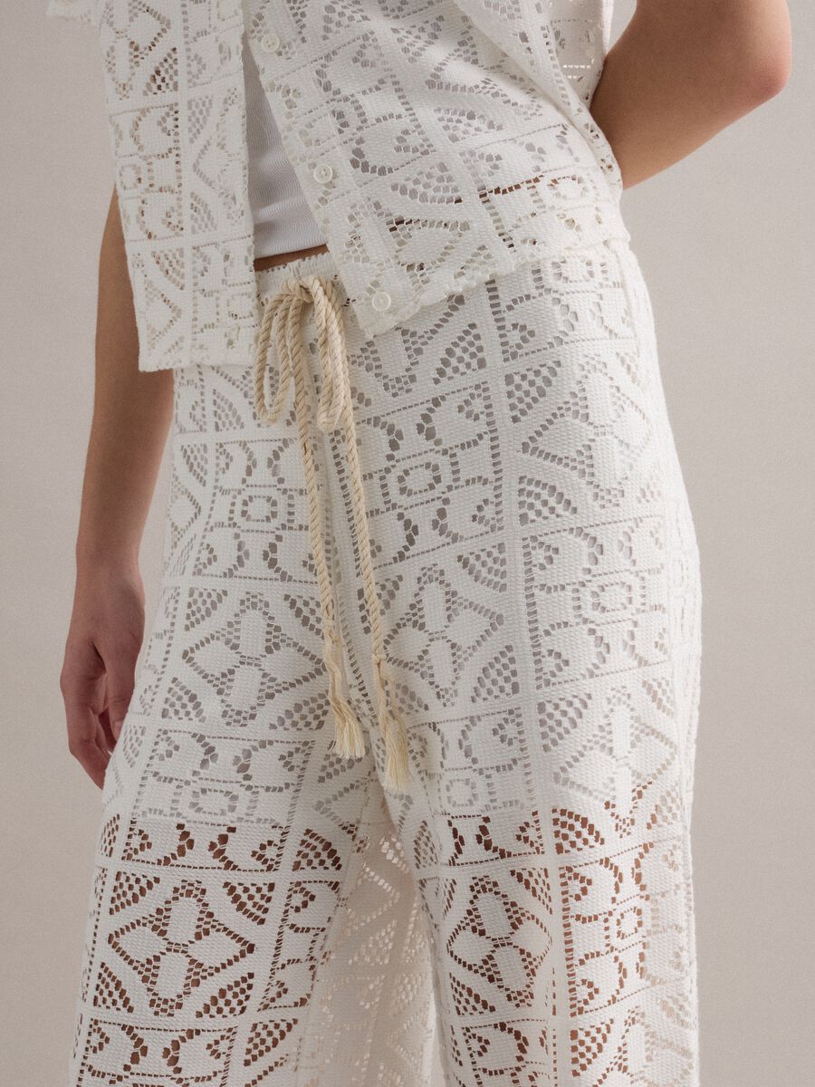 White openwork wide-leg trousers with elasticated waistband_3
