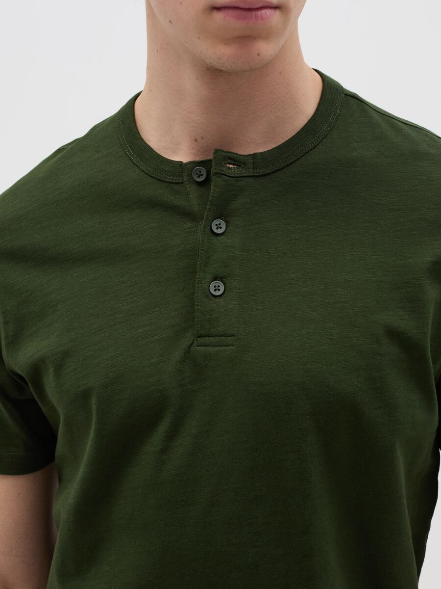 Cotton T-shirt with granddad neckline_2