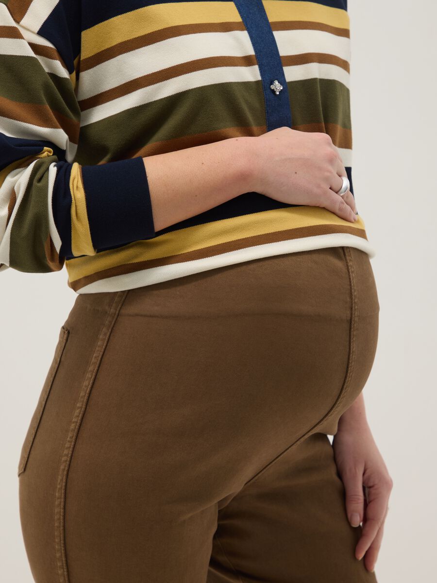 Pantaloni premaman flare in cotone elasticizzato marrone_3