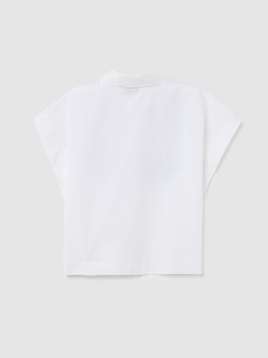Girls' white cropped cotton shirt with decorations_1
