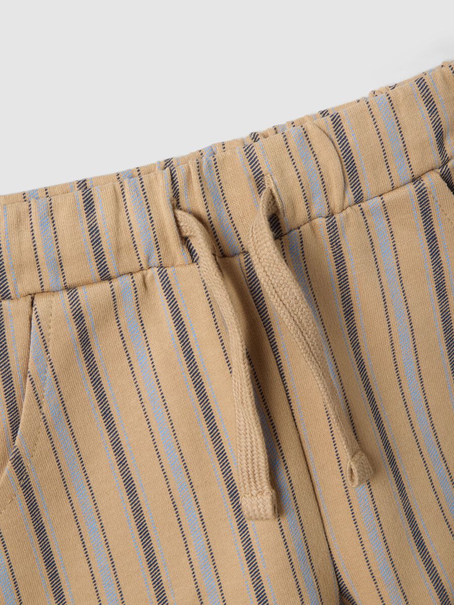 Set maglia shorts in puro cotone multicolor da bimbo con Topolino_2