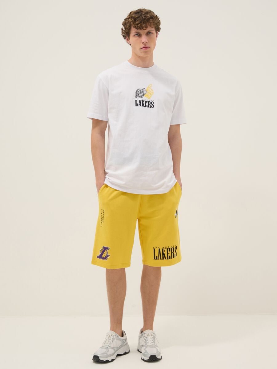 Yellow cotton-blend sports shorts with Lakers logo_0